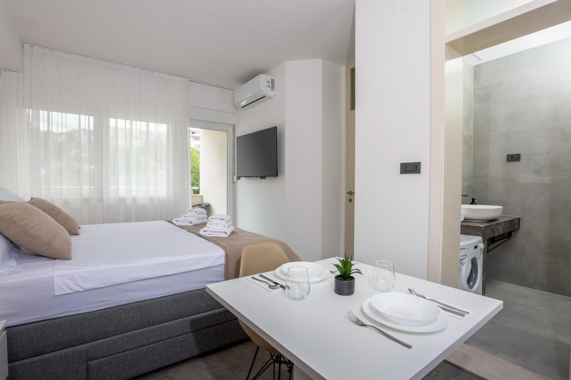 Ocrux Apartment